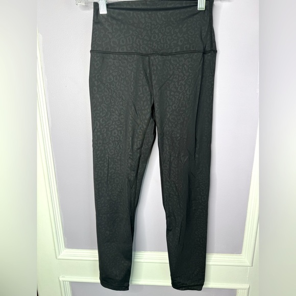 Born Primitive Black Leopard Leggings Size M - Picture 1 of 5